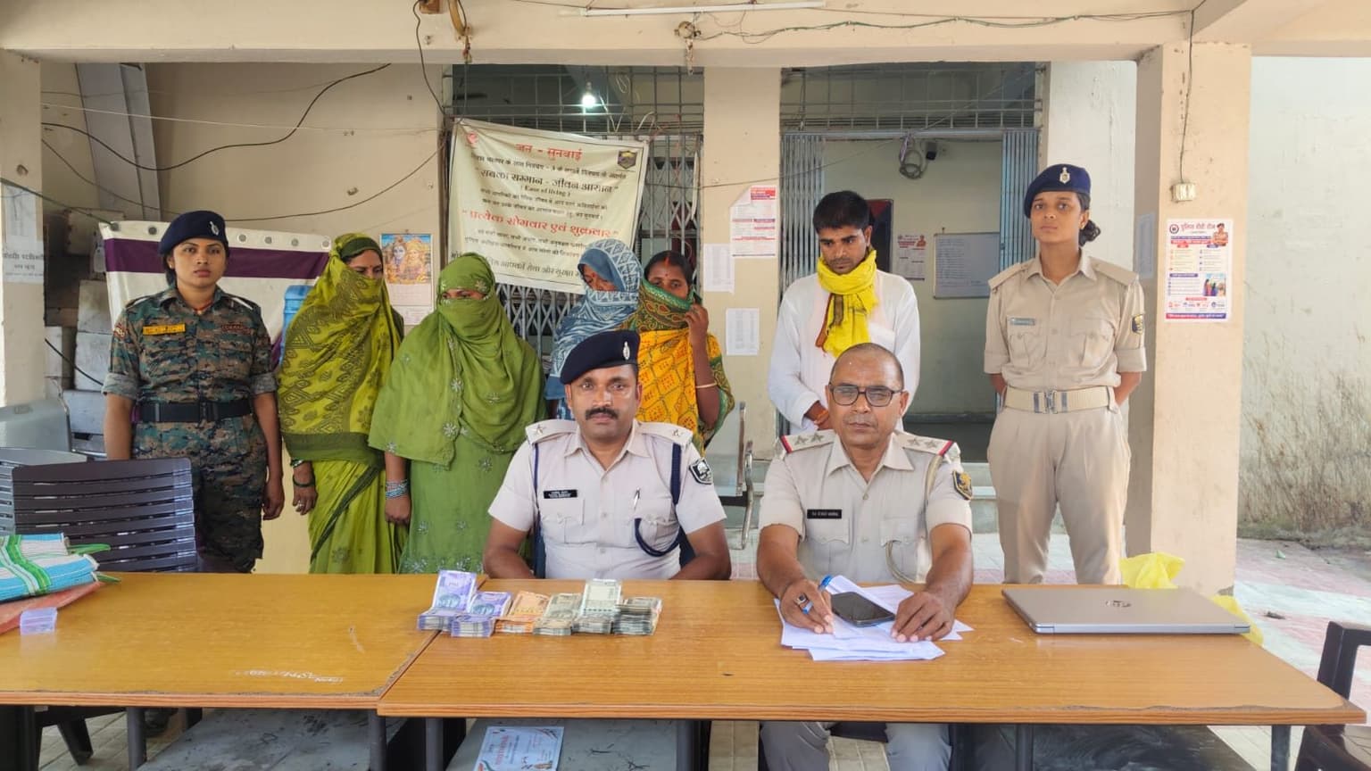मोतिहारी में नवजात की खरीद-बिक्री का भंडाफोड़, माता-पिता समेत 5 गिरफ्तार