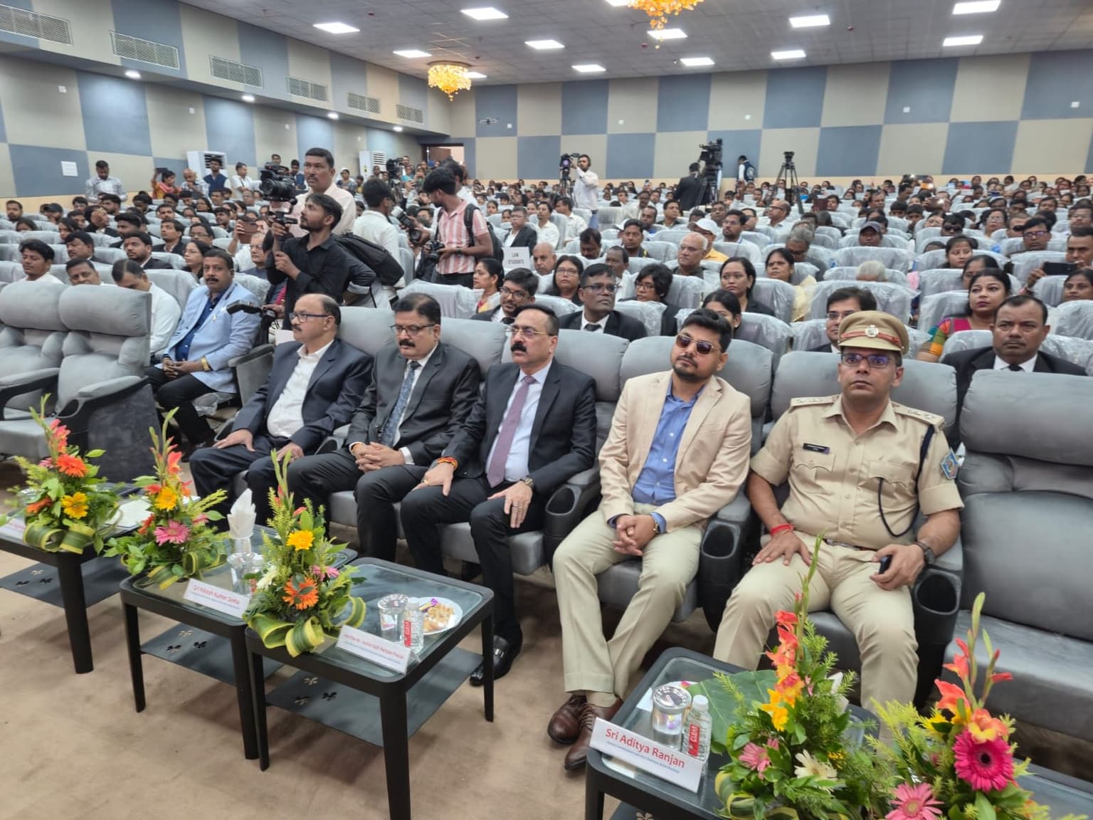 धनबाद में राष्ट्रीय लोक अदालत : 15.67 अरब का सेटलमेंट, 4.36 लाख मामले निपटे; युवाओं को नशे से बचाने की अपील