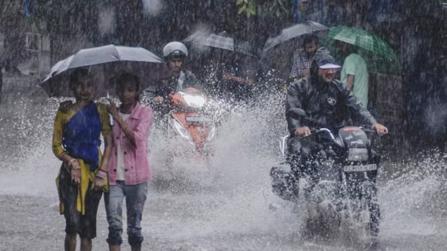 Jharkhand Weather: आज फिर बदलेगा मौसम, कई जिलों में बारिश और वज्रपात के आसार, जानें अपने इलाके का तापमान