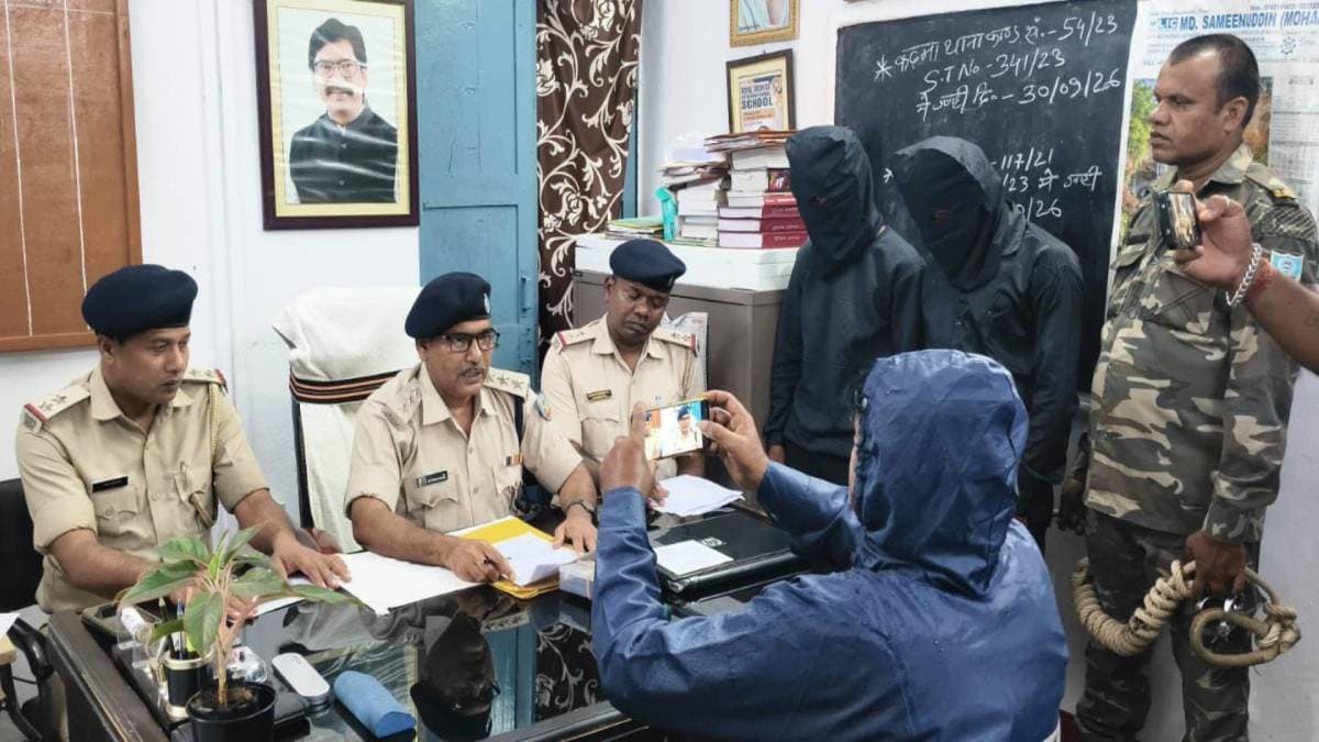 देवघर: ग्राहक सेवा केंद्र लूट कांड का 24 घंटे में खुलासा,दो लूटेरे गिरफ्तार   