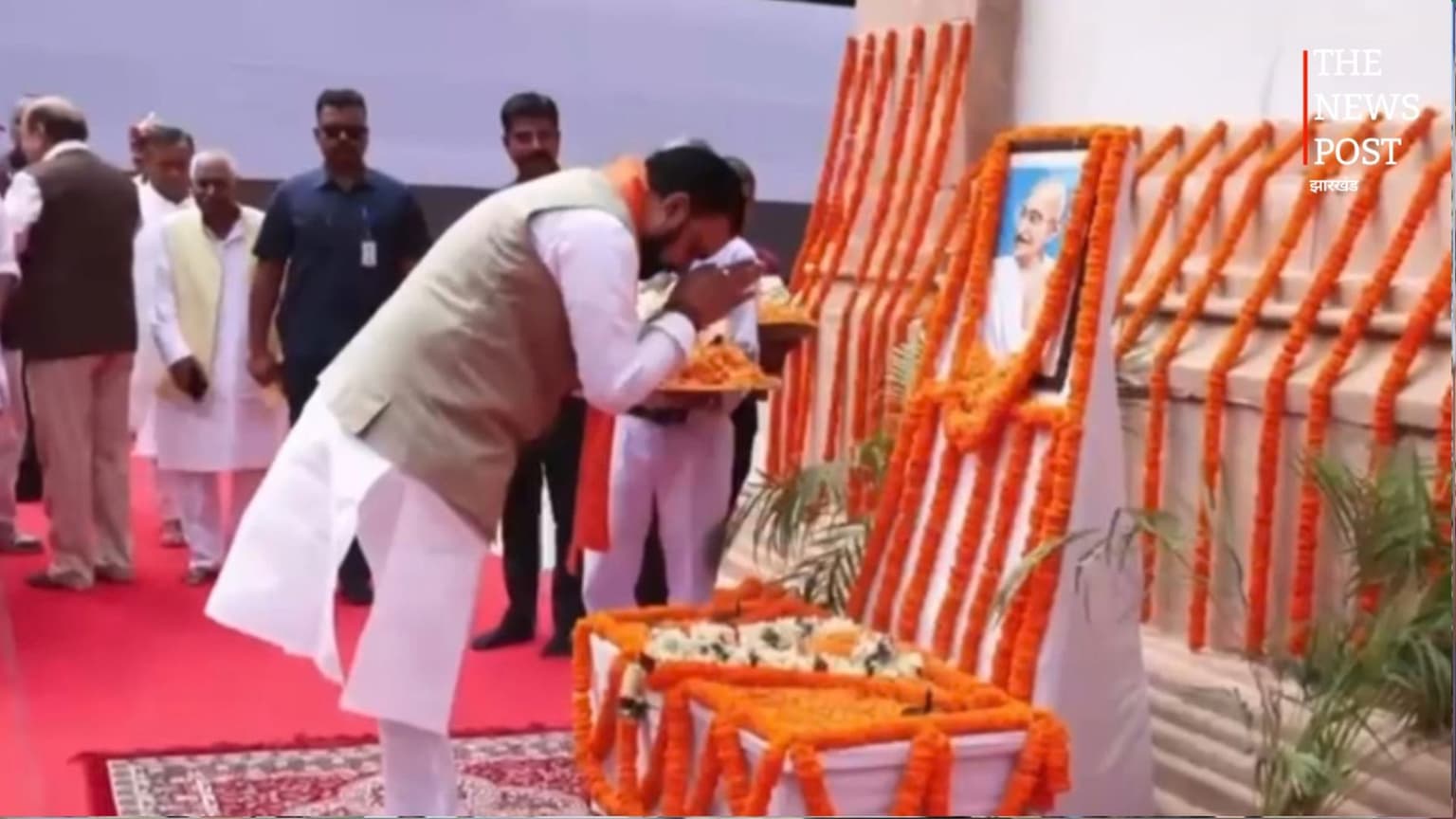 बापू की जयंती पर पटना में श्रद्धासुमन, गांधी मैदान में CM सम्राट चौधरी ने किया माल्यार्पण