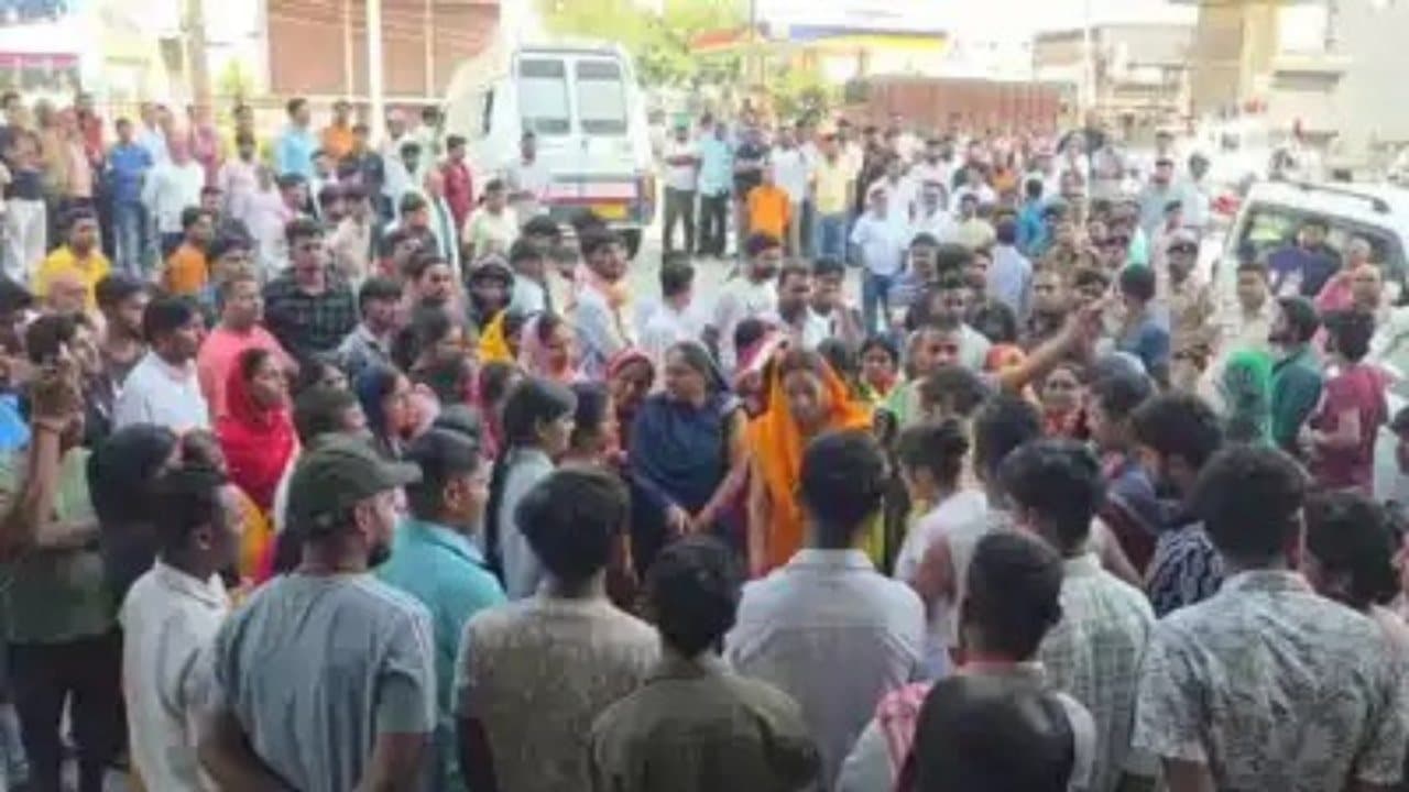 बर्थडे पार्टी में बाइक की चाबी को लेकर हुआ विवाद, रेस्टोरेंट कैप्टन की चाकू से गोदकर करदी गई हत्या