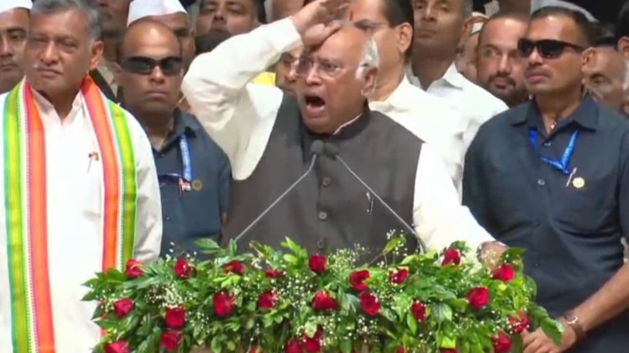 'मोदी का...' बयान पर कांग्रेस को घेरने में जुटी भाजपा, पुलिस में दर्ज कराई शिकायत, सड़क पर उतर फूंकेगी पुतला