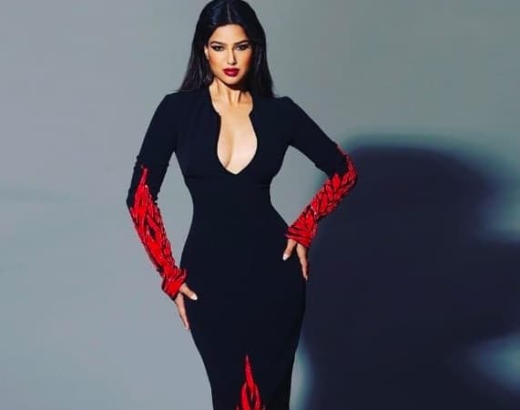 खुबसूरती: मिस यूनिवर्स Harnaaz Sandhu का शॉकिंग ट्रांसफॉर्मेशन, देखें ग्लैमरस तस्वीरें