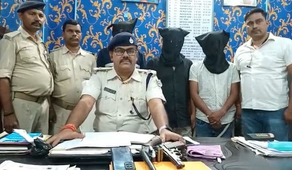 चर्चित सोनू हत्याकांड का पुलिस ने 48 घंटे के अंदर किया खुलासा, हत्या में शामिल तीन युवक गिरफ्तार, हथियार बरामद