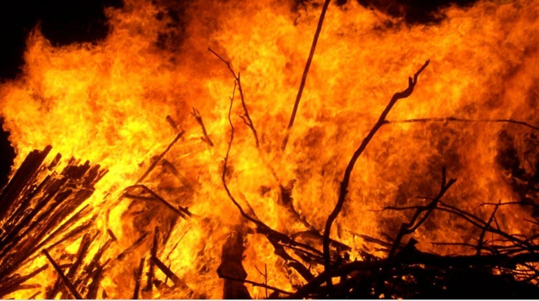 सोमवार की सुबह बैंक मोड़ और देर रात को भूली की आग ने डराया धनबाद को,जानिए क्या है पूरा मामला