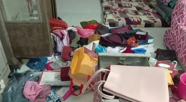 गिरिडीह :  डीएसपी आवास से सटे घर में लाखों की डकैती, जांच में जुटी पुलिस