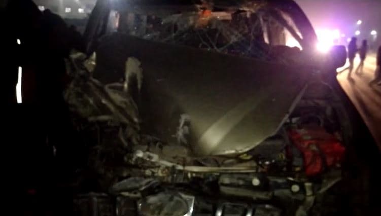 ट्रैक्टर और जाइलो गाड़ी की आमने सामने टक्कर, ट्रैक्टर चालक समेत आधा दर्जन लोग जख्मी