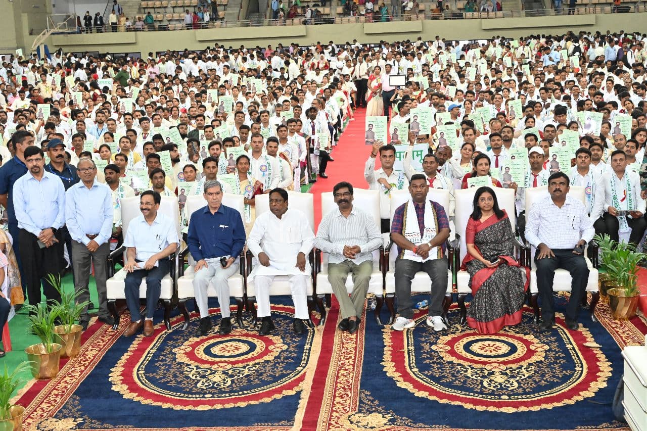 3469 शिक्षकों को नियुक्ति पत्र सौंपने पर मंत्री सत्यानंद भोक्ता का बयान, कहा आज का दिन ऐतिहासिक, अपने-अपने घरों में जलायें घी के दीये