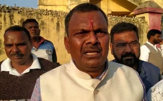 गोमिया के विधायक ने किया ऑन स्पॉट समस्याओं का समाधान