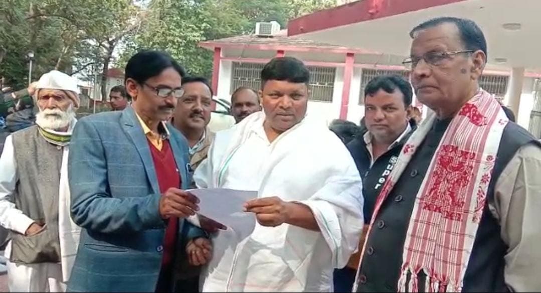 प्राथमिक शिक्षक संघ ने जिला स्थानांतरण की मांग को लेकर मंत्री को सौंपा ज्ञापन