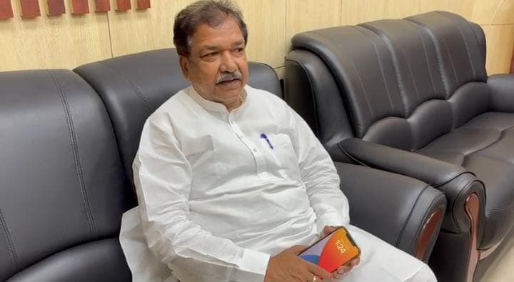 बिहार में अधिकारियों की मिली भगत से होती है जमीन दलाली! राजस्व एवं भूमि सुधार विभाग ने स्वीकार की दलाली की बात, पढ़ें मंत्री दिलीप जयसवाल ने क्या कहा