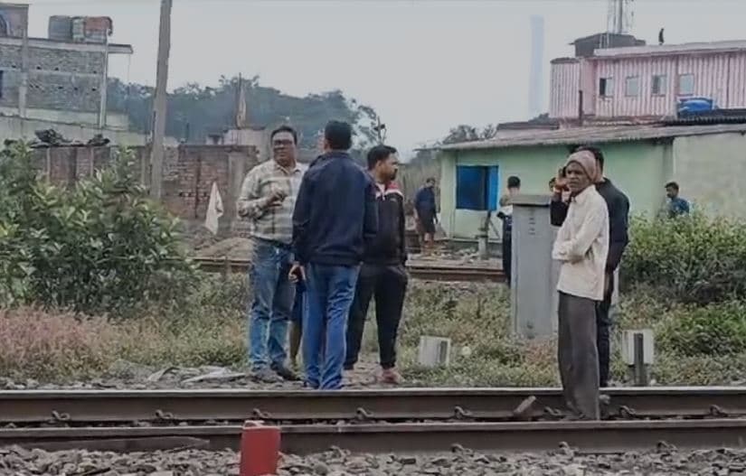 Saraikela Breaking: ट्रेन से कटकर झारखंड आंदोलनकारी वरुण चक्रवर्ती की मौत