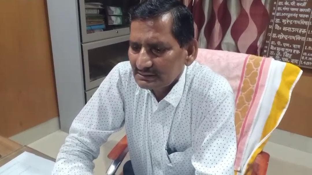 दुमका: SP कॉलेज का कारनामा, अनुत्तीर्ण छात्र को निर्गत किया CLC, एक तरफ छात्र ने PG में लिया दाखिला तो दूसरी तरफ सेमेस्टर का दे रहा है परीक्षा