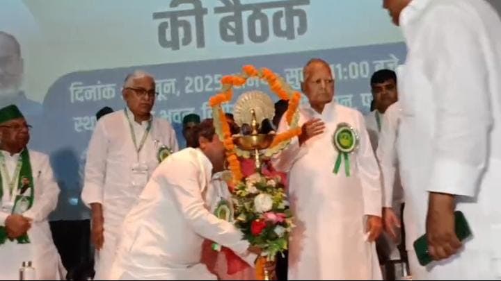 Bihar Politics: RJD राज्य परिषद की बैठक में लालू की हुंकार, तेजस्वी ही होंगे मुख्यमंत्री का चेहरा