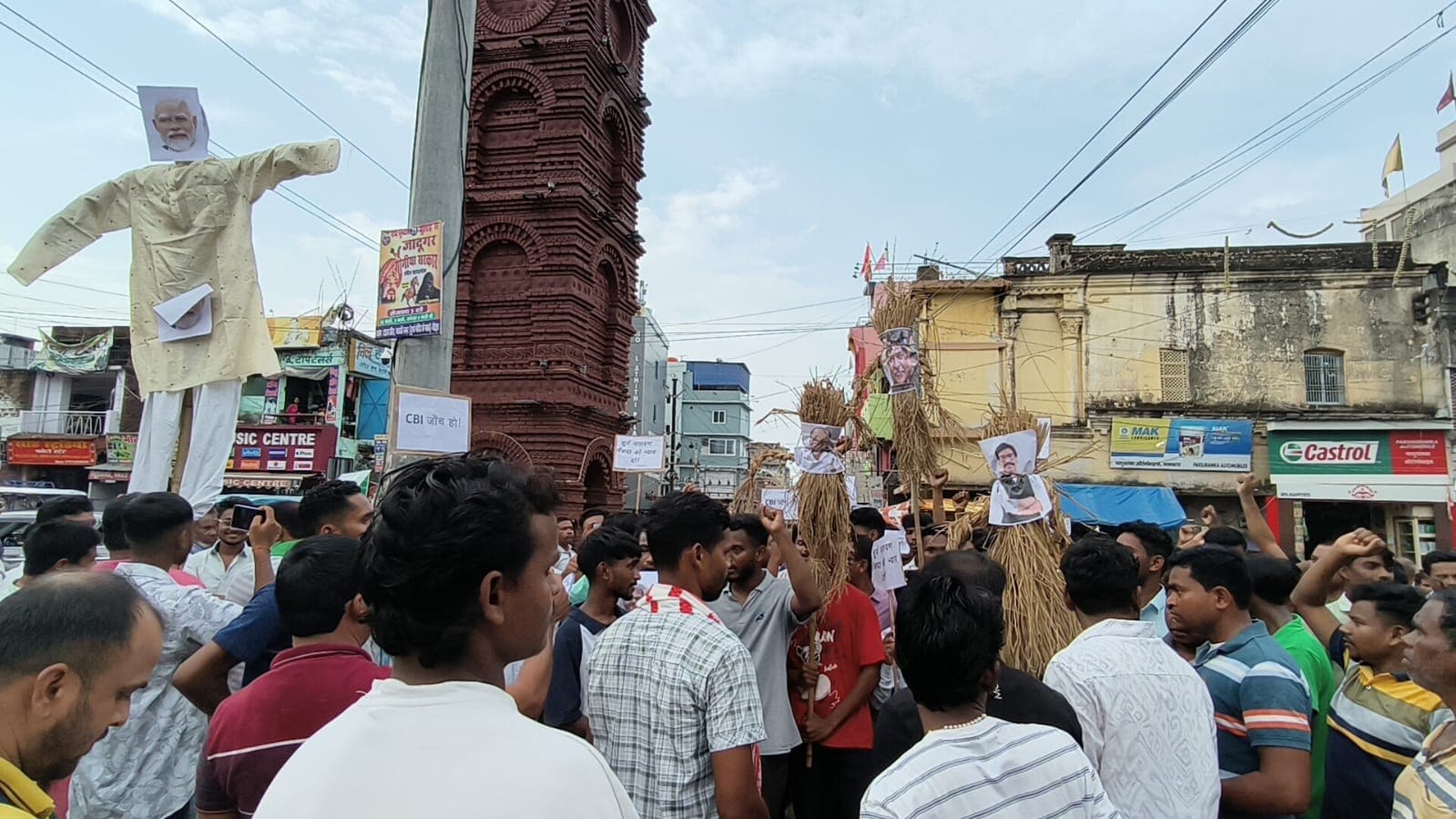 गोड्डा: स्थान,दो पुतलों का दहन ! एक मुख्यमंत्री तो दूसरा प्रधानमंत्री,अशांति फैलाने का प्रयास तो नही