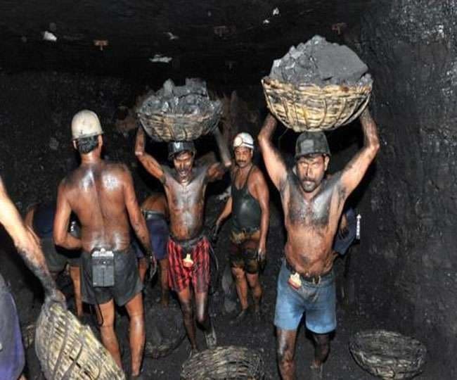 Coal India bonous: मजदूर संगठन एकमत हुए तो कर्मियों को तो मिला रिकॉर्ड बोनस, लेकिन ठेका श्रमिकों के हाथ आया झुनझुना !