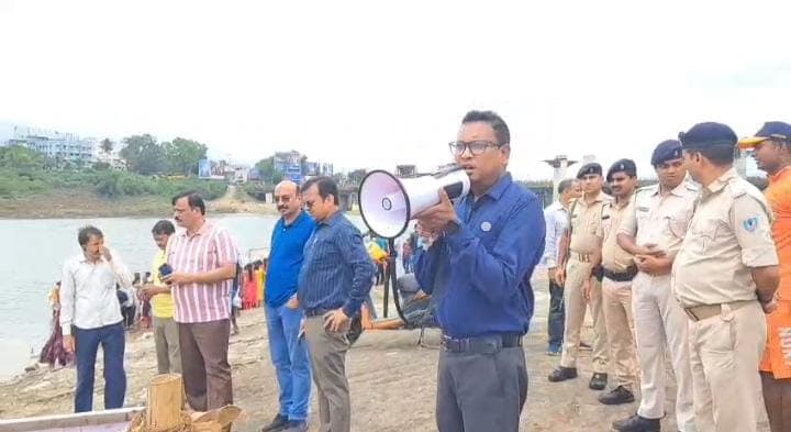 विजया दशमी को लेकर जमशेदपुर जिला प्रशासन अलर्ट, विसर्जन के लिए कुंड का निर्माण