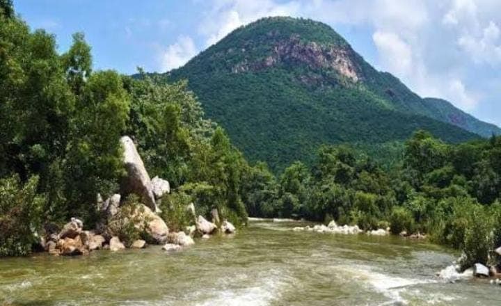 स्वर्ग से कम नहीं है कोल्हान का पहाड़ भांगा, दो पहाड़ों के बीच बसा ये पिकनिक स्पॉट आपके नये साल को बना देगा स्पेशल