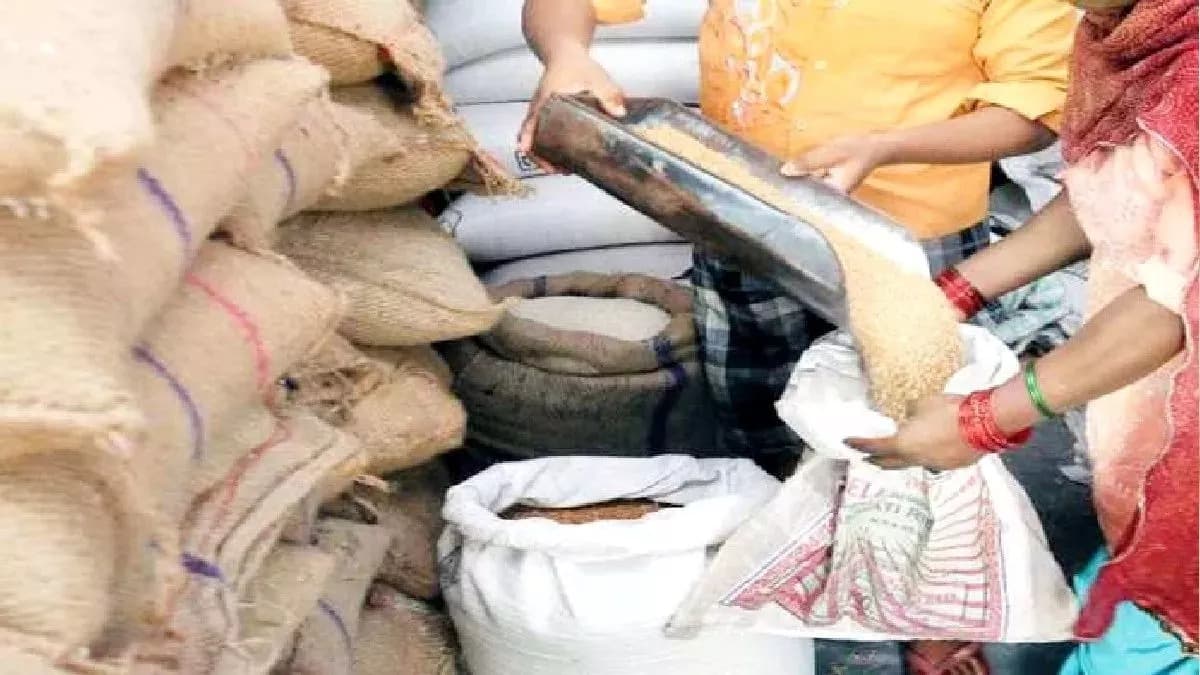 झारखंड में पीडीएस व्यवस्था लड़खड़ाई, 11 महीनों से गरीबों को नहीं मिल रहा पूरा राशन, चीनी-दाल से वंचित होने को मजबूर हैं लोग
