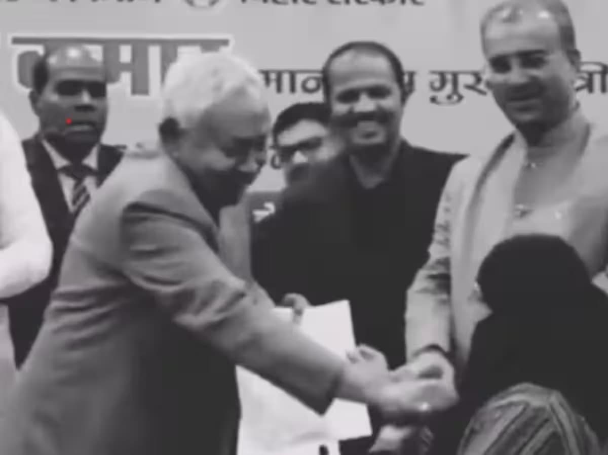 हिजाब विवाद में बिहार की सरगर्मी पहुंच गई  झारखंड,देखिये वर्तमान और पूर्व मंत्री कैसे हो गए आमने -सामने,अब आगे क्या!