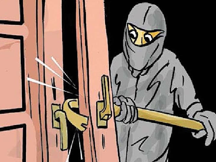 BREAKING: गढ़वा में ज्वेलरी शॉप से 50 लाख की चोरी, सोना-चांदी, नकदी के साथ CCTV हार्डडिस्क भी ले उड़े चोर