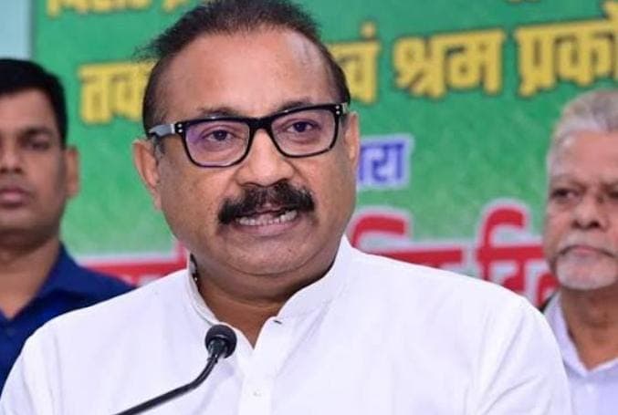 फर्जी है बिहार के मंत्री की PHD! 280 वैकेंसी के बावजूद क्यों नहीं बन पाए प्रोफेसर, कांग्रेस के आरोपों से गरमाई सियासत