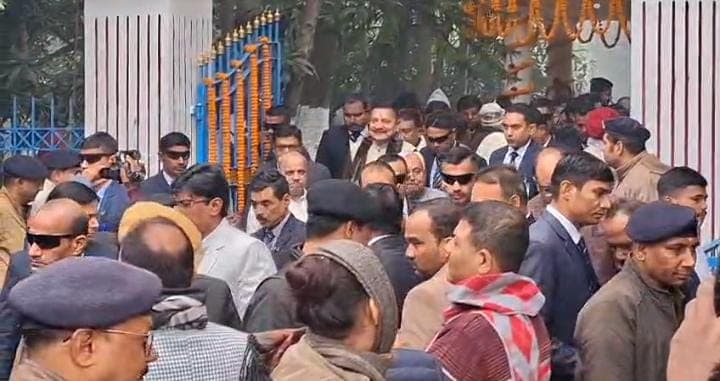 नए साल के पहले दिन परिवार के साथ अपने गांव कल्याण बीघा पहुंचे मुख्यमंत्री नीतीश कुमार, लोगों को दी नववर्ष की शुभकामनाएं