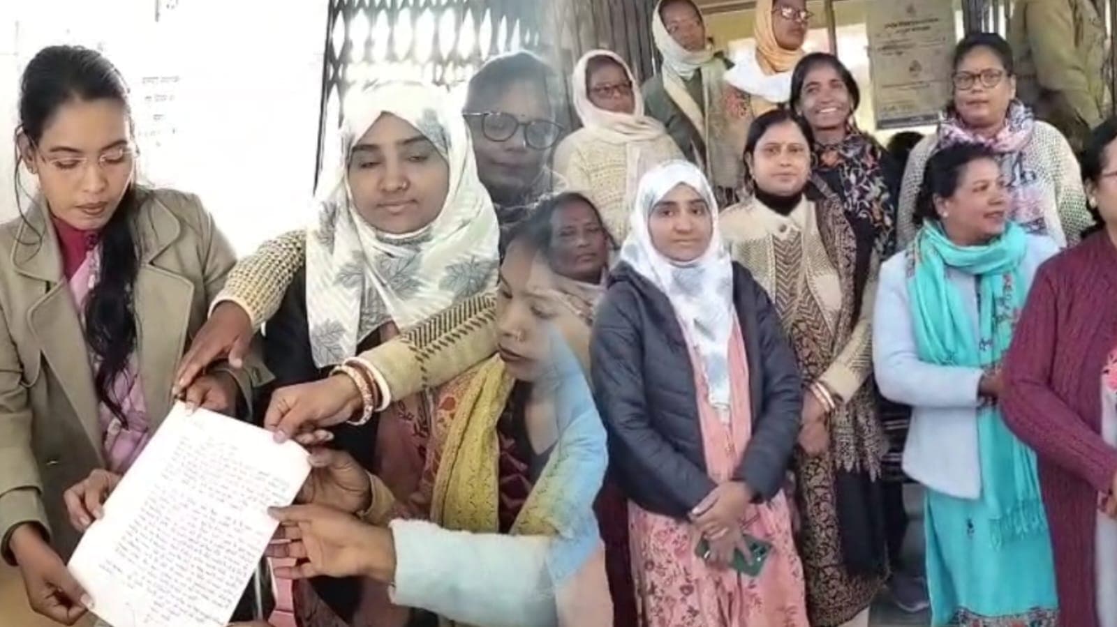 अपडेट : CM  पर आपत्तिजनक टिप्पणी का आरोप, आदिवासी नेत्री निशा भगत पर कार्रवाई की मांग को लेकर महिलाओं ने थाने में दर्ज कराई FIR