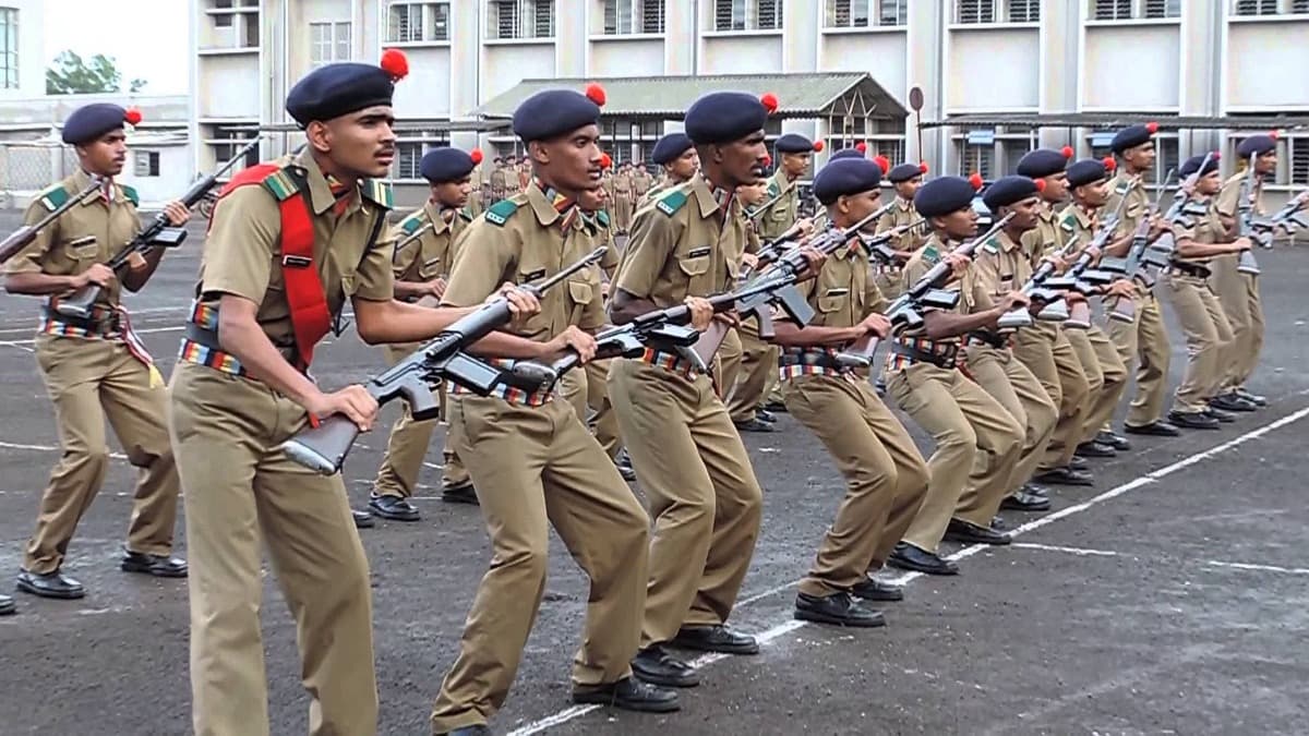 पेरेंट्स के लिए गुड न्यूज! झारखंड का दूसरा सैनिक स्कूल खुलेगा गोड्डा में, राज्यपाल की बैठक में लिया गया बड़ा फैसला
