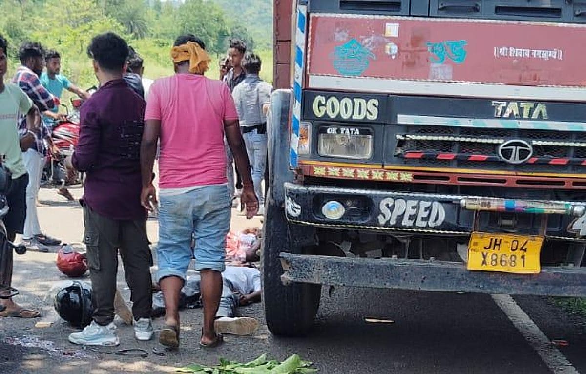 BREAKING: साहिबगंज में भीषण सड़क हादसा, दो बाइकों की टक्कर में पुलिस जवान समेत दो की मौत