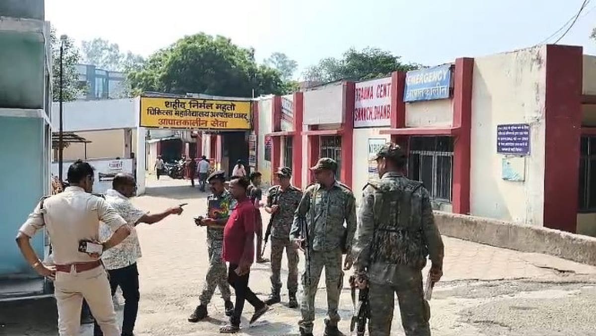 धनबाद गोलीकांड मामला, घायल युवक और दोस्त के बयान ने उलझाया मामला, जांच जारी