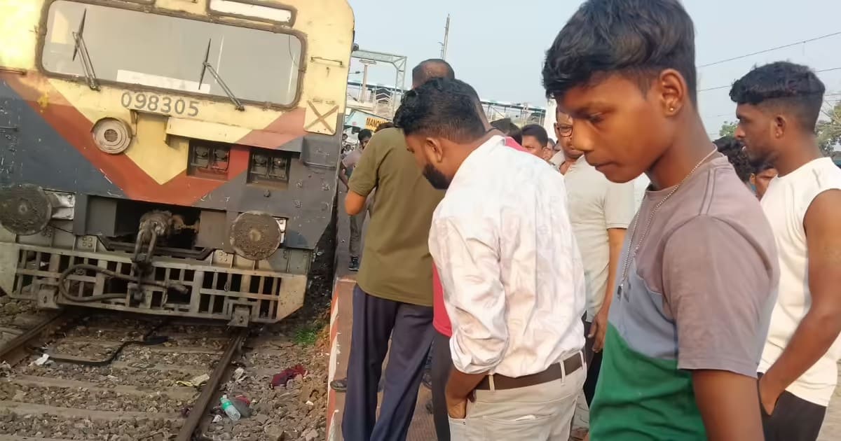 ट्रेन के गेट पर बैठकर सफर करना पड़ा भारी, गिरकर यात्री की मौत, जांच में जुटी जीआरपी