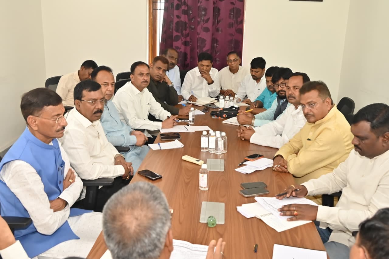 राष्ट्रीय अध्यक्ष के दौरे को लेकर भाजपा ने कसी कमर,प्रदेश कार्यालय में हुई बैठक