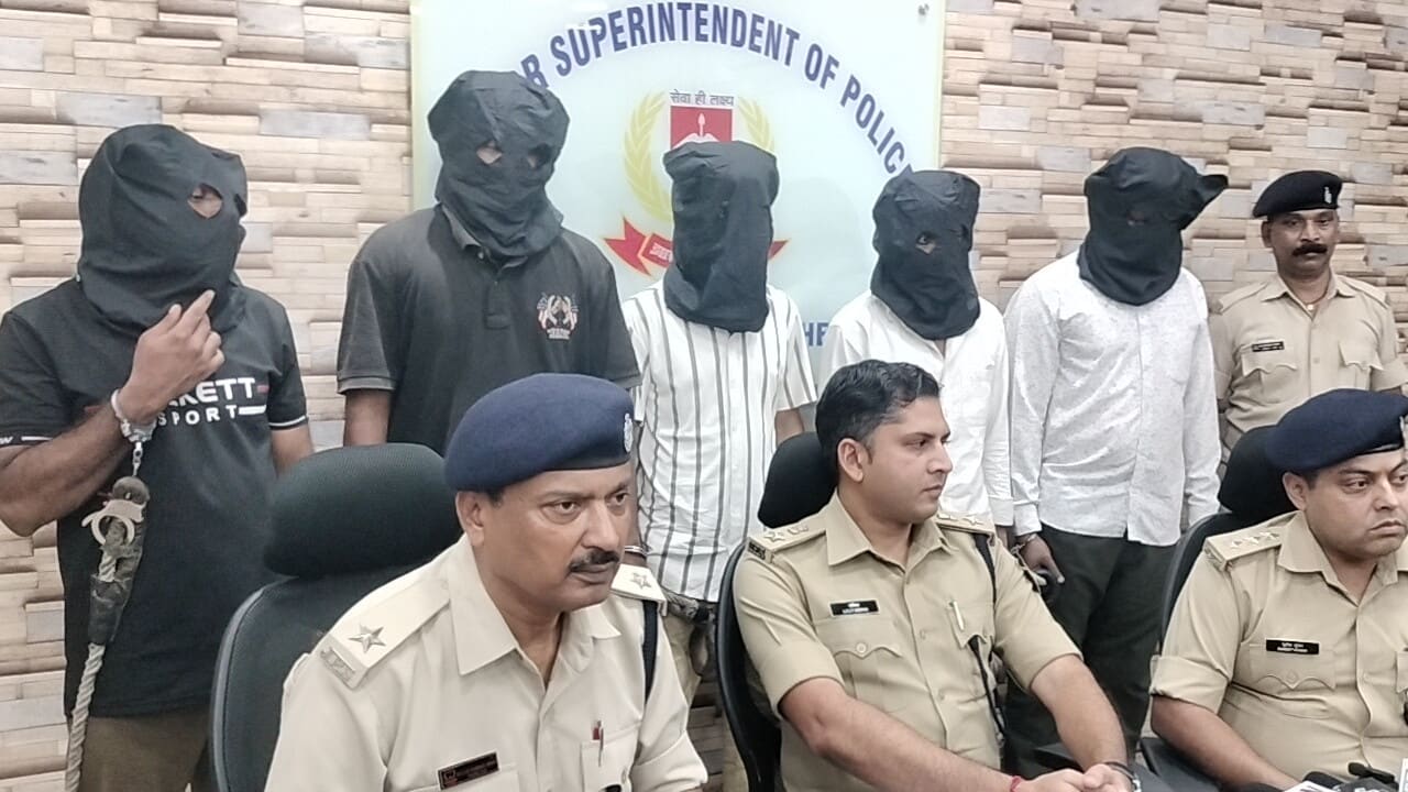 जुगसलाई गोलीकांड: पुलिस ने हथियार के साथ पाँच बदमाशों को किया गिरफ्तार