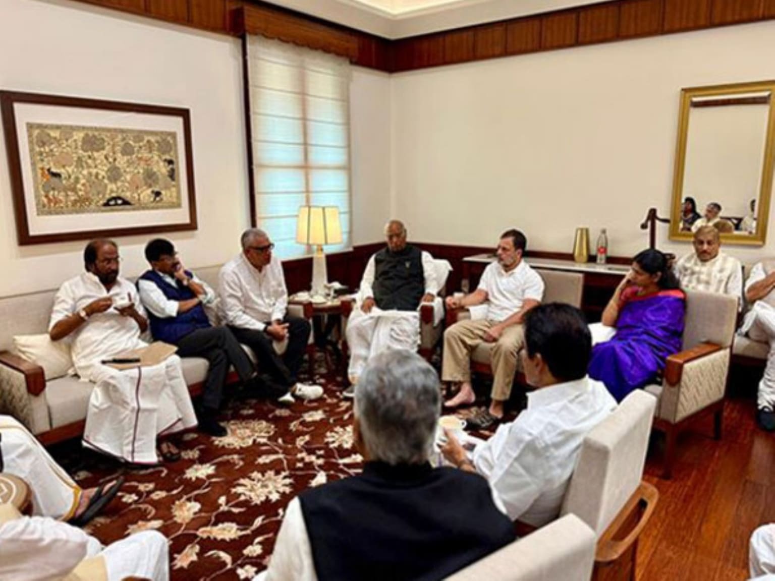 आठ जून को दिल्ली में विपक्षी दलों की बैठक, कलह पर होगा मंथन या एनडीए के खिलाफ बनेगी रणनीति