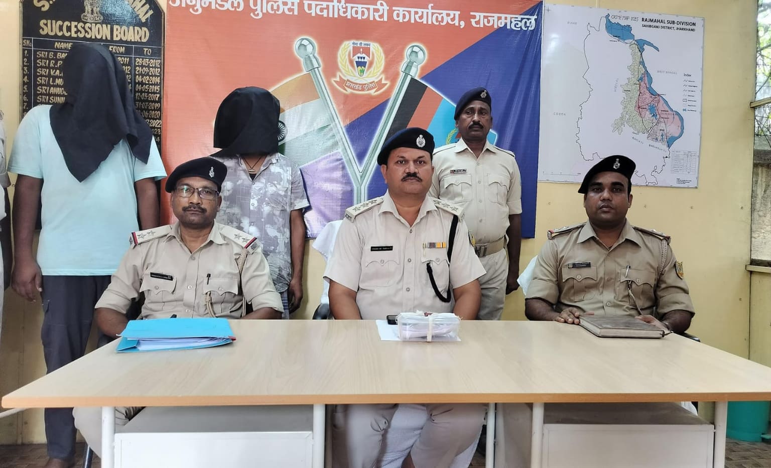 साहिबगंज में पुलिस का एक्शन मोड ऑन! 13.7 ग्राम एमडीएमए के साथ दो ड्रग्स तस्कर गिरफ्तार