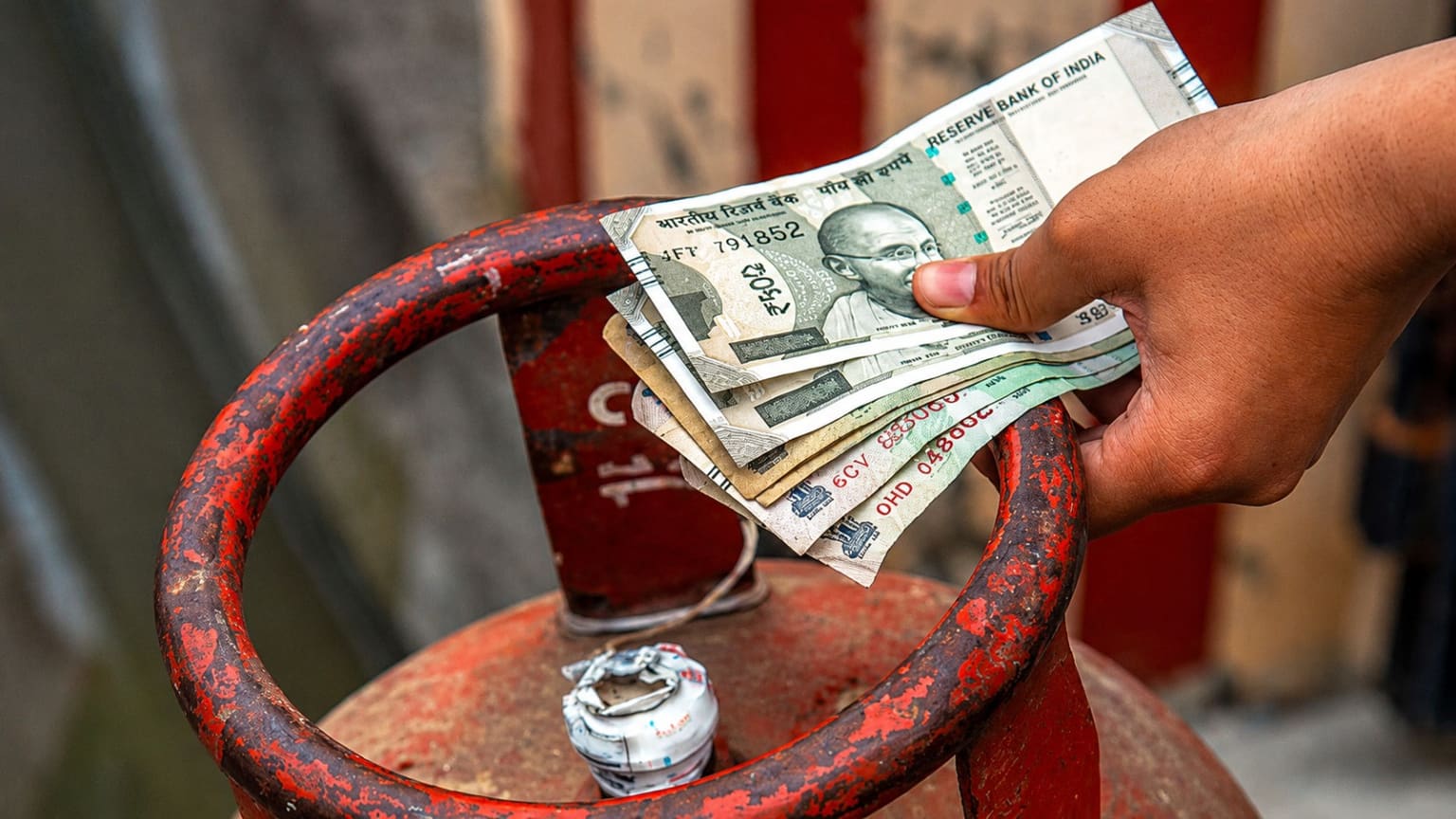7 दिन में घर नहीं पहुंची गैस तो एजेंसी पर गिरेगी गाज! झारखंड में LPG डिलीवरी को लेकर सख्त हुआ मंत्रालय