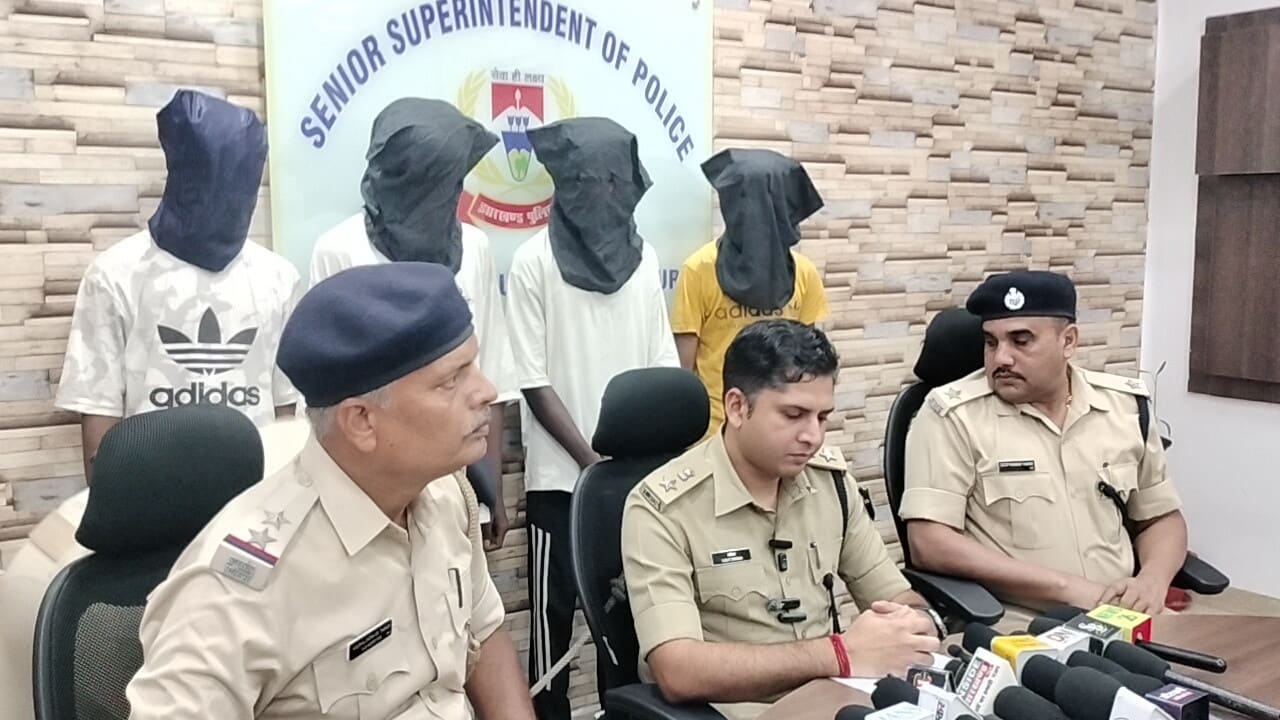 जमशेदपुर के कदमा फायरिंग मामले में बड़ा खुलासा, चार बदमाश हथियार के साथ गिरफ्तार