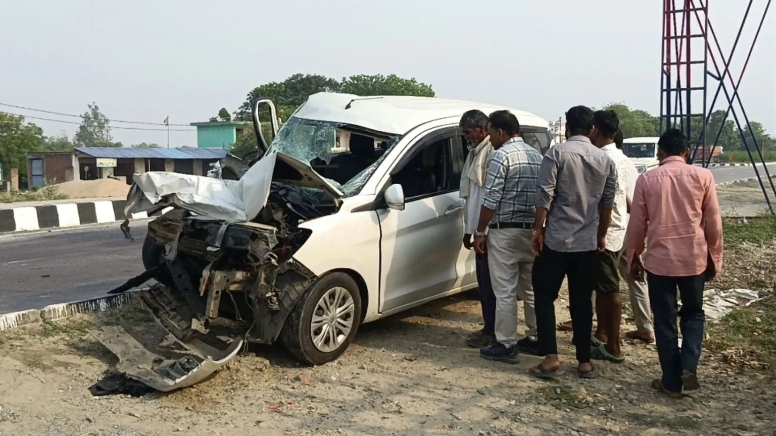 डाल्टनगंज: किछौछा शरीफ से लौट रहे श्रद्धालुओं की कार हादसे का शिकार, चार लोगों की मौत