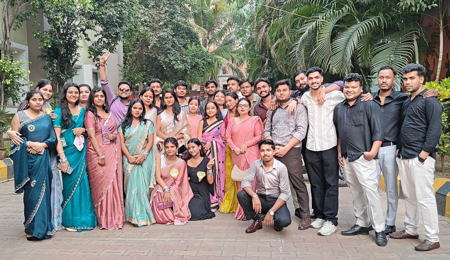 जमशेदपुर: श्रीनाथ विश्वविद्यालय में छात्रों के लिए भव्य फेयरवेल समारोह का आयोजन