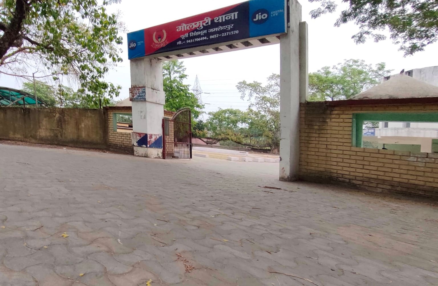 जमशेदपुर में फायरिंग, मिठाई लेने गए युवक के पैर में लगी गोली