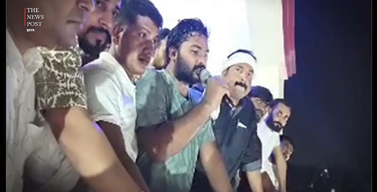 हमारा सब कुछ लुट गया है....छोटे भाई प्रिंस यादव के अंतिम संस्कार के बाद टूटे रोशन आनंद, देखिए 