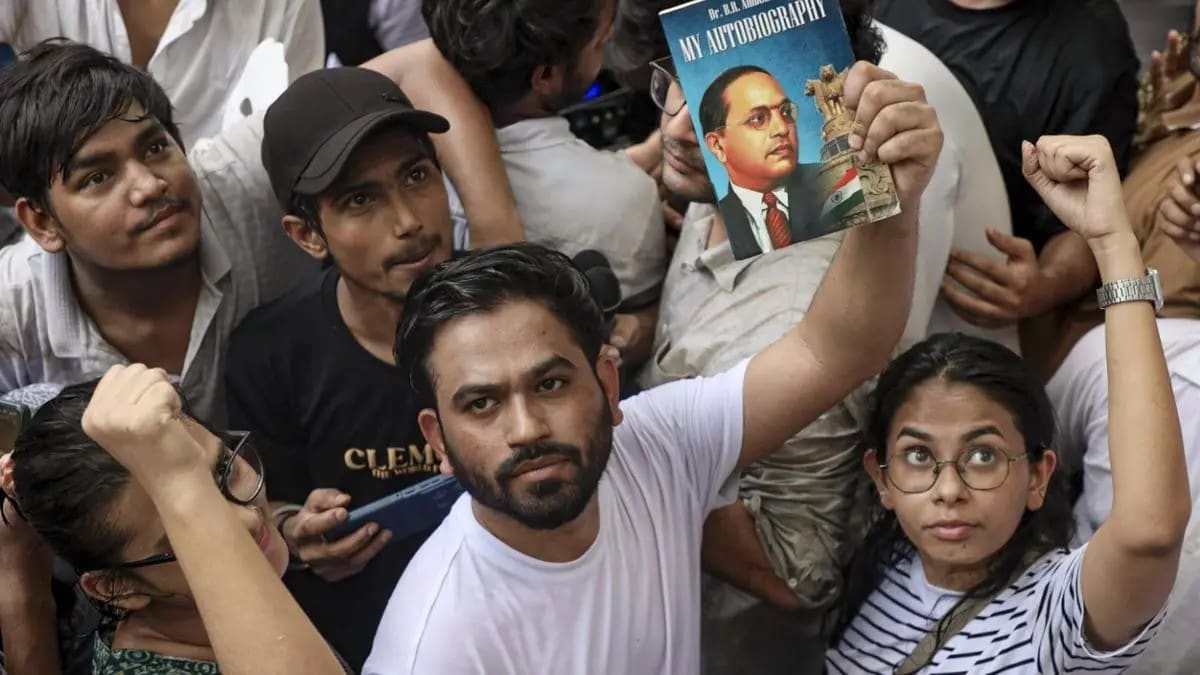 कॉकरोच पार्टी का आज नागपुर में प्रदर्शन, अभिजीत दिपके ने सोशल मीडिया पर दी जानकारी