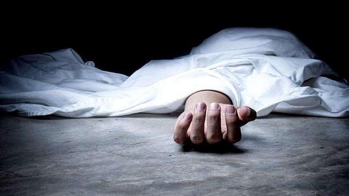 धनबाद : ससुराल आया था दामाद, जंगल में पेड़ से लटका मिला शव, परिजनों ने जताई हत्या की आशंका
