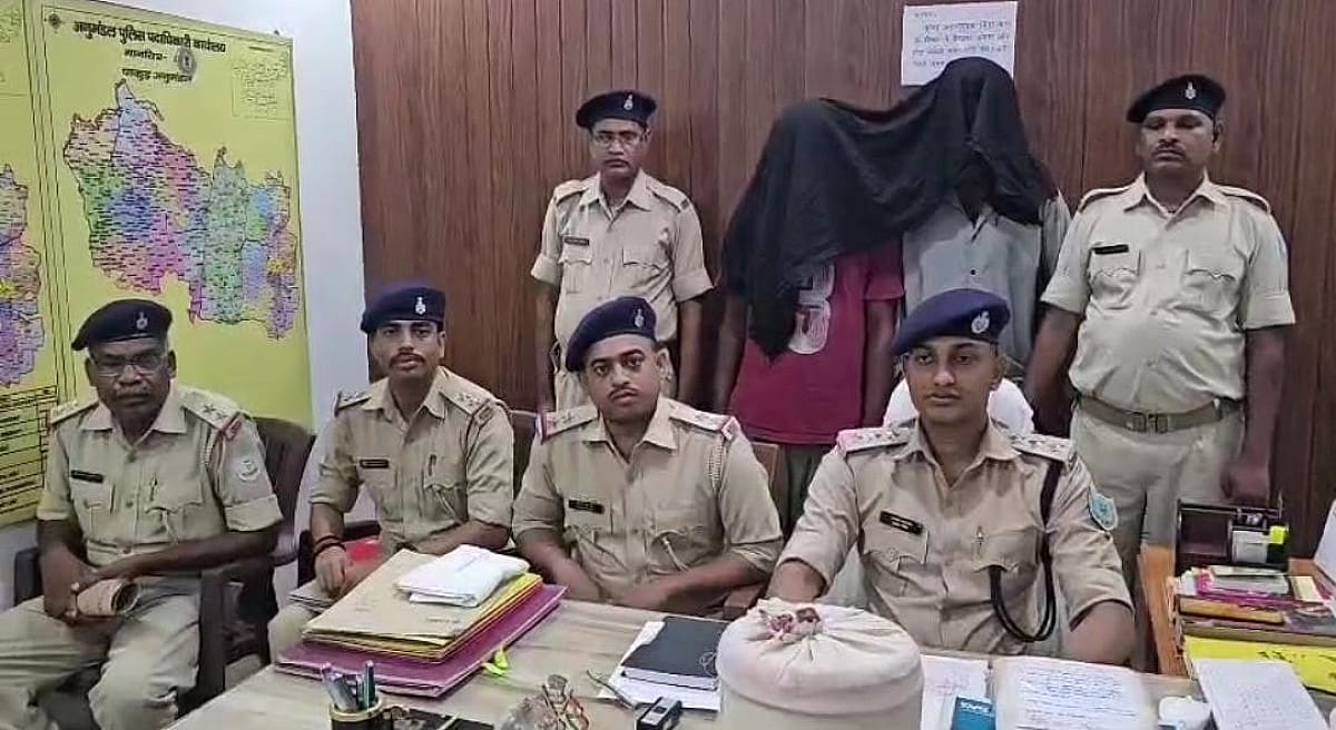 पाकुड़ में बंद मकान से चल रहा था नशे का कारोबार, ब्राउन शुगर-गांजा के साथ दबोचे गए दो तस्कर