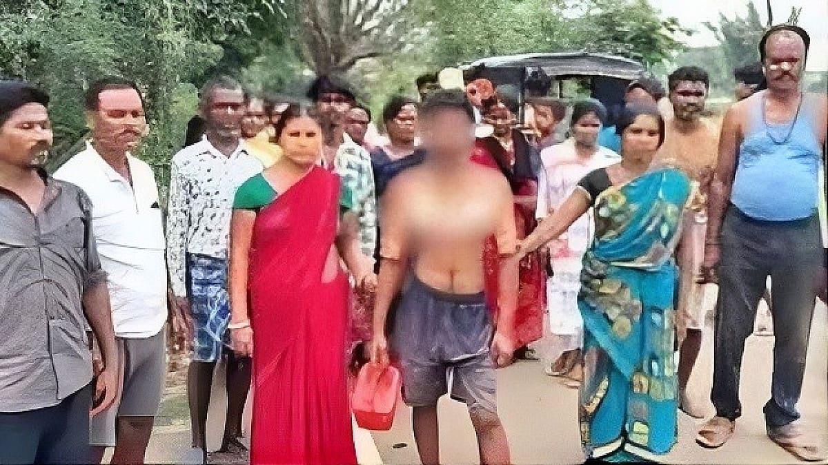 चोरी से तंग ग्रामीणों ने चोर को दी ऐसी अनोखी सज़ा, महिला के कपड़े पहनाकर पूरे गांव में घुमाया