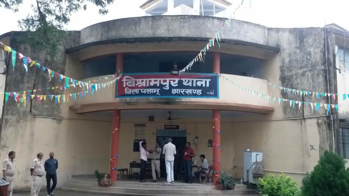 पलामू: साधारण पेट दर्द ने ली युवक की जान, चार मासूम बच्चों के सिर से उठा पिता का साया