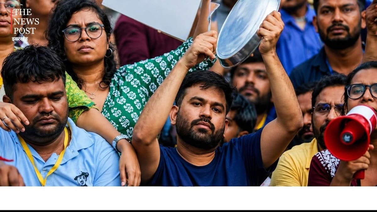 CJP PROTEST: पेपर लीक पर छात्रों का हल्ला बोल! जंतर-मंतर पर शिक्षा मंत्री के इस्तीफे तक डटे रहेंगे कॉकरोच