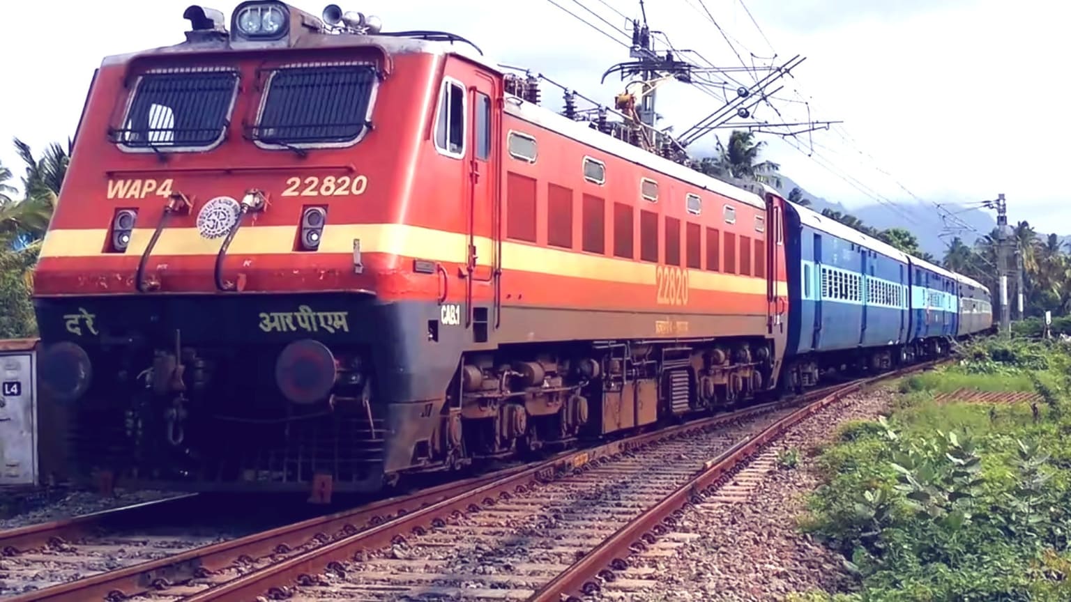 रेल यात्रियों को बड़ा झटका! पलामू रूट की 14 ट्रेनें रद्द, 16 एक्सप्रेस ट्रेनों का बदला गया रास्ता